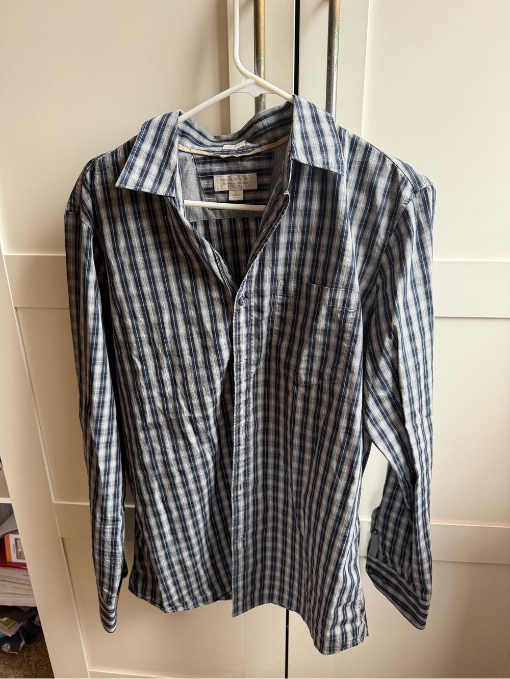 Men’s Banana Republic Navy, Gray & White Plaid Casual Button-Down Shirt-slim med